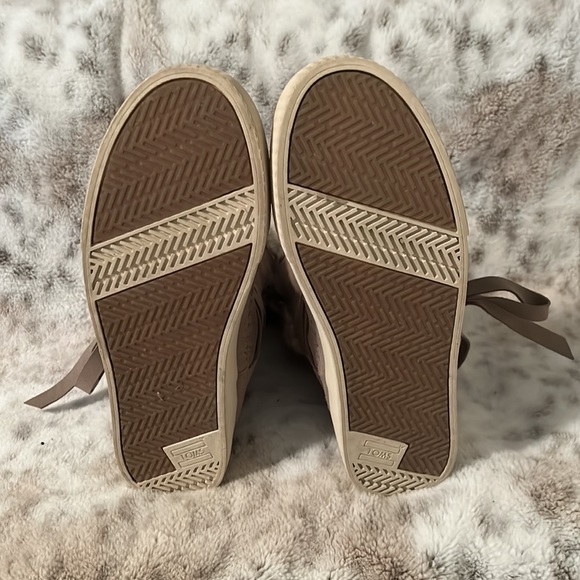 TOMS suede boots with rubber soles size 7 - Picture 4 of 6